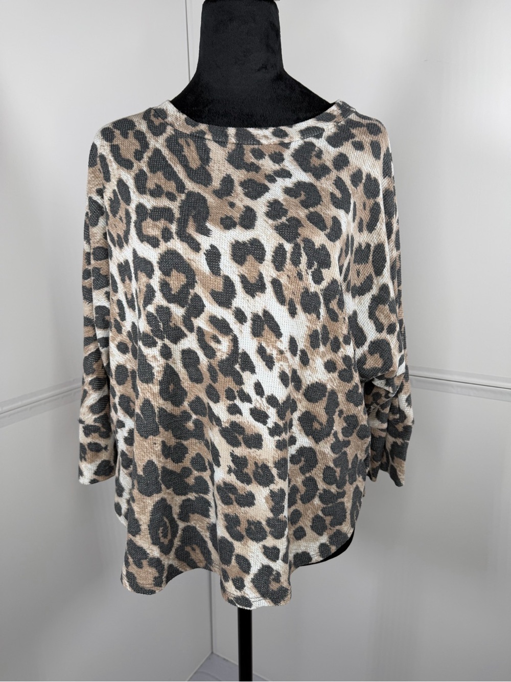 Oddi - Quarter Sleeve Leopard Waffle Knit Top - Size S/M